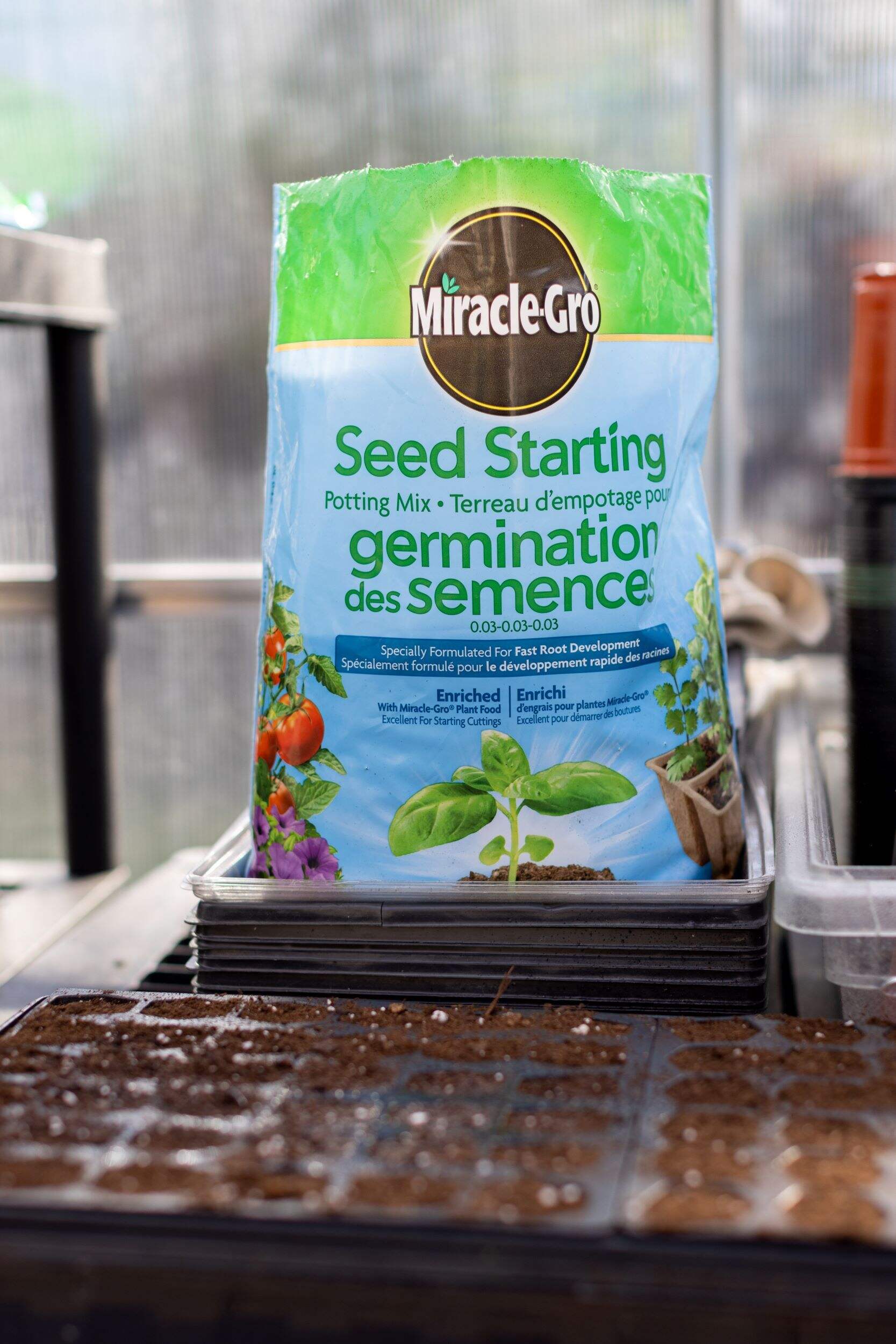 Gardening Gold Rush Miracle Gro Potting Soil Sale Sweeps Your Town - g8zbnzj