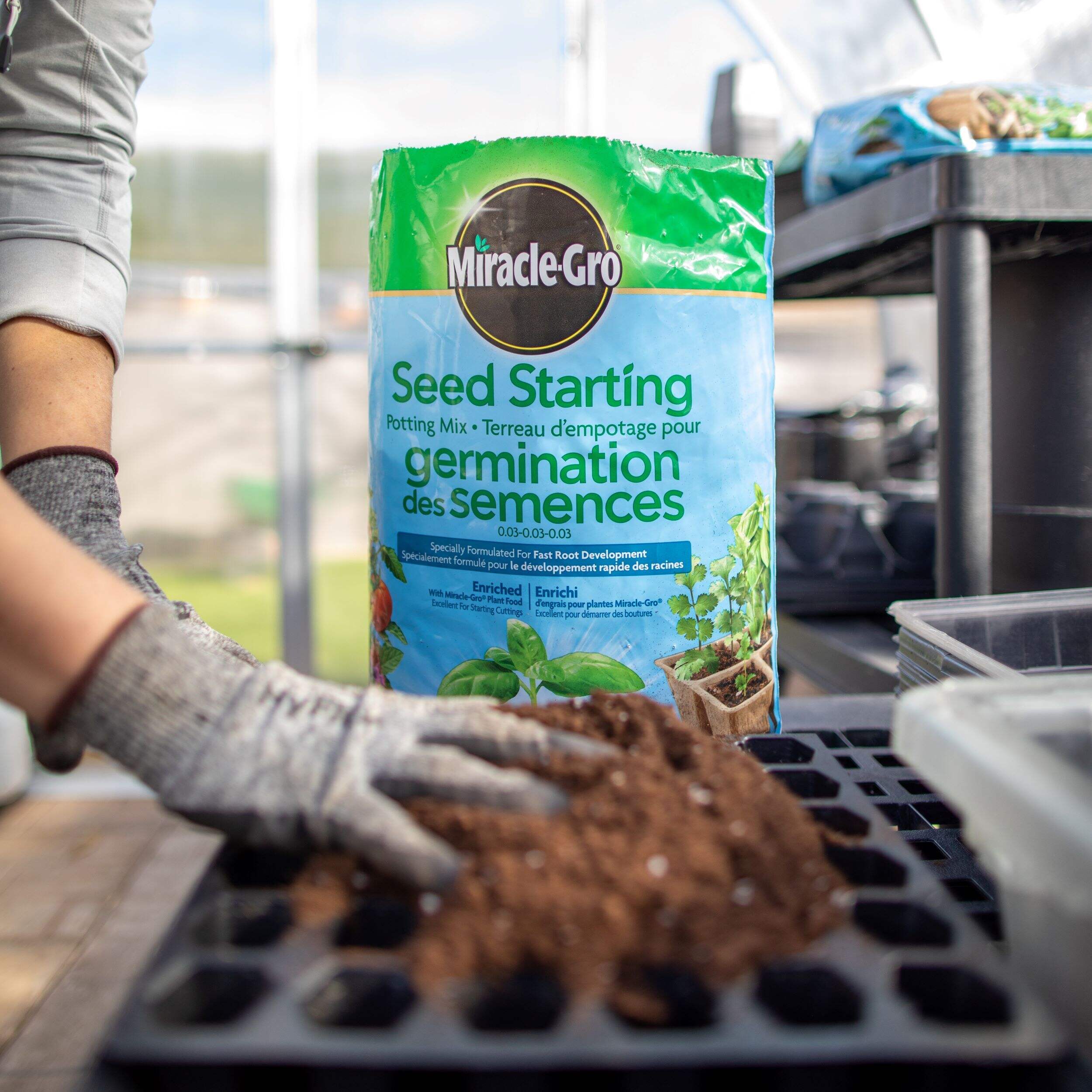 Gardening Gold Rush Miracle Gro Potting Soil Sale Sweeps Your Town - ki8gqo7
