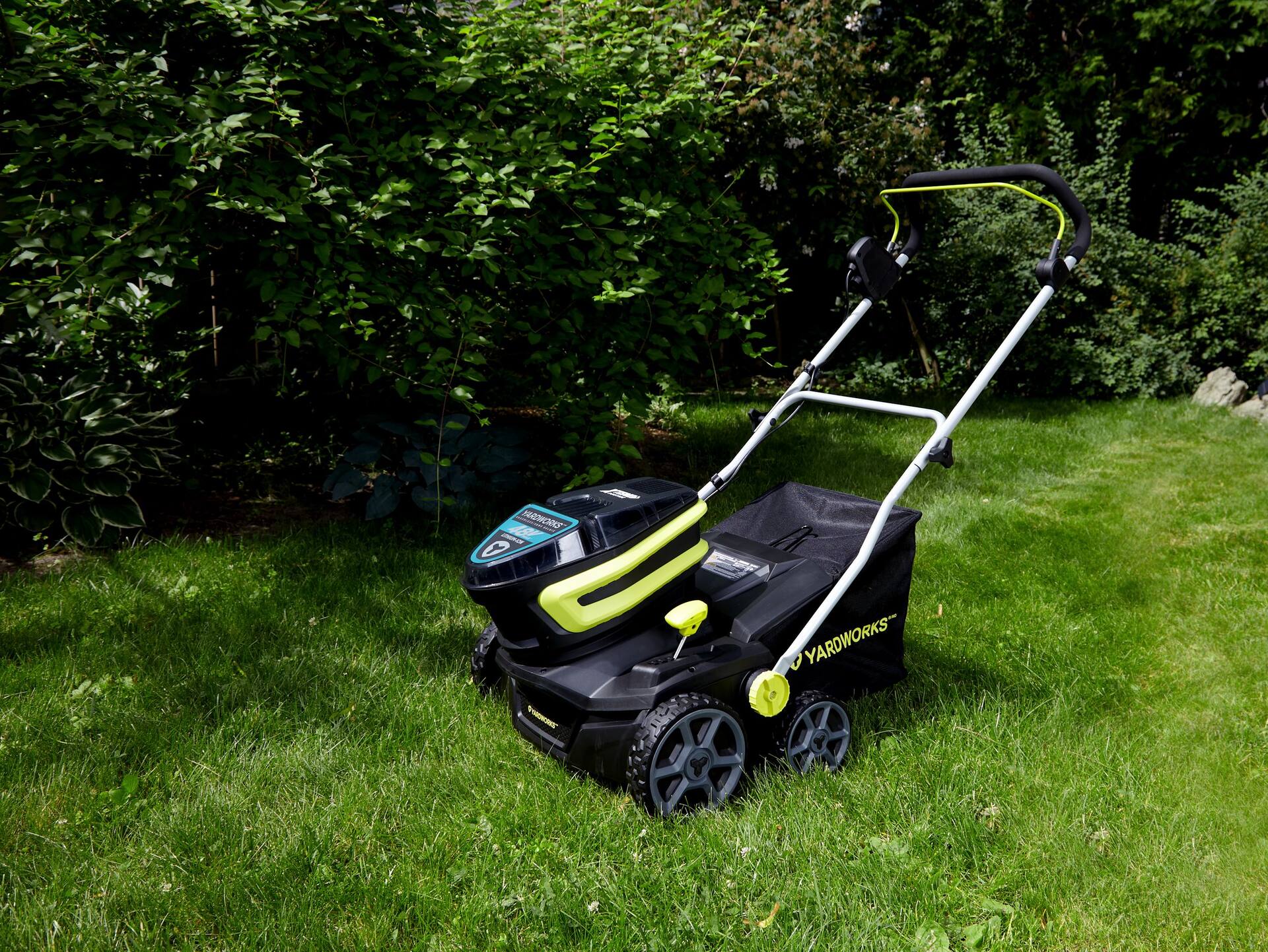 Yardworks outlet electric dethatcher