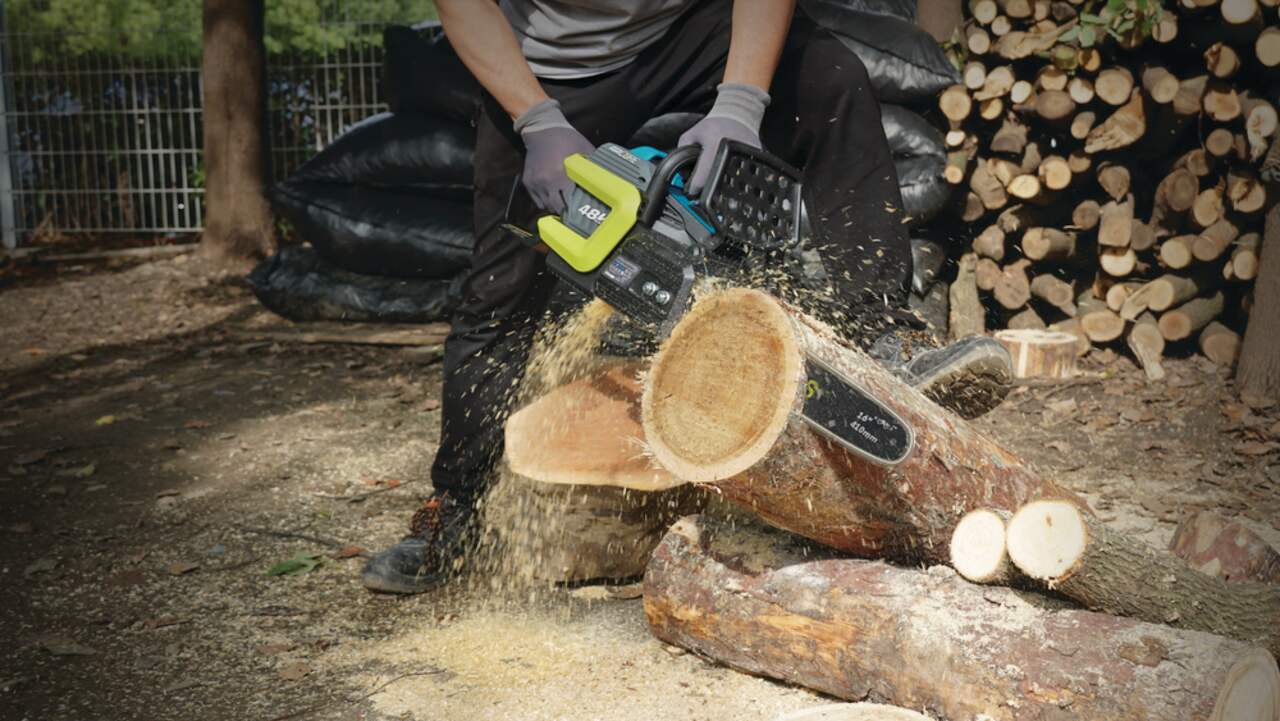 Yardworks 48 V Max Lithium ion Brushless Chainsaw 5 Ah Battery