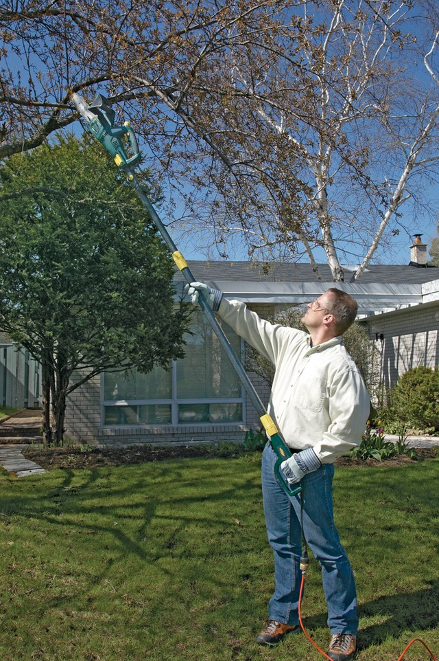 Yardworks 7.5A 2in1 Electric Chainsaw and Polesaw Canadian Tire