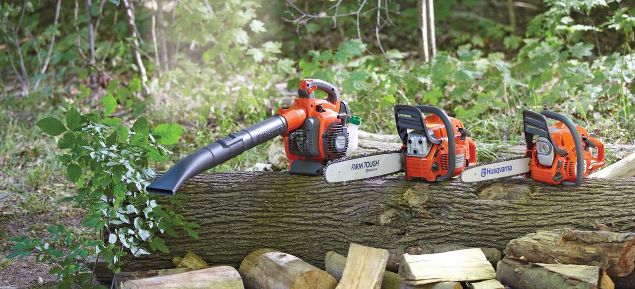 https://media-www.canadiantire.ca/product/seasonal-gardening/outdoor-tools/hand-held-outdoor-power-tools/0545740/husqvarna-16-38cc-chainsaw-bd6dd5d6-54c9-4d7b-9d63-986615a45c7f-jpgrendition.jpg?imdensity=1&imwidth=1244&impolicy=mZoom