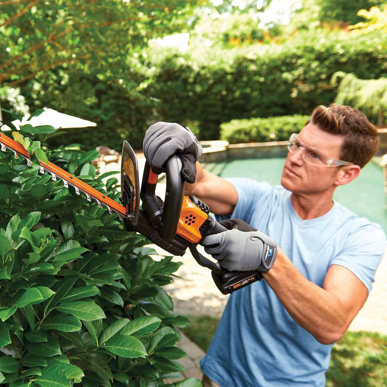 https://media-www.canadiantire.ca/product/seasonal-gardening/outdoor-tools/hand-held-outdoor-power-tools/0602364/worx-20v-20-hedge-trimmer--6d3f8c2a-e0ae-4601-9b31-852b526c4713-jpgrendition.jpg?imdensity=1&imwidth=1244&impolicy=mZoom