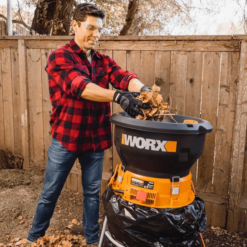 Worx WG430 13 Amp Electric Leaf Mulcher Shredder 13 in Canadian