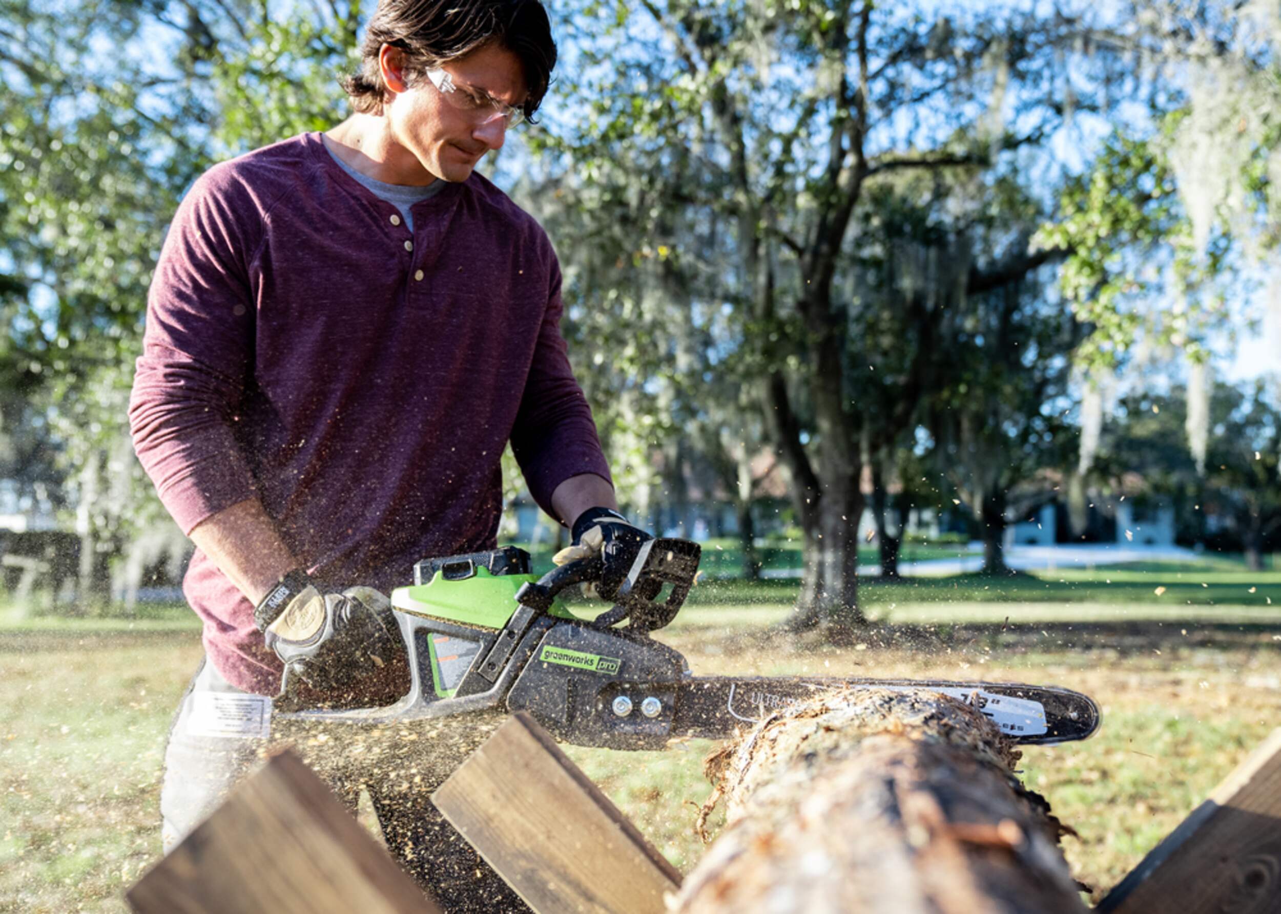 Greenworks Pro 60 V Brushless Cordless Chainsaw, Tool Only, 18in