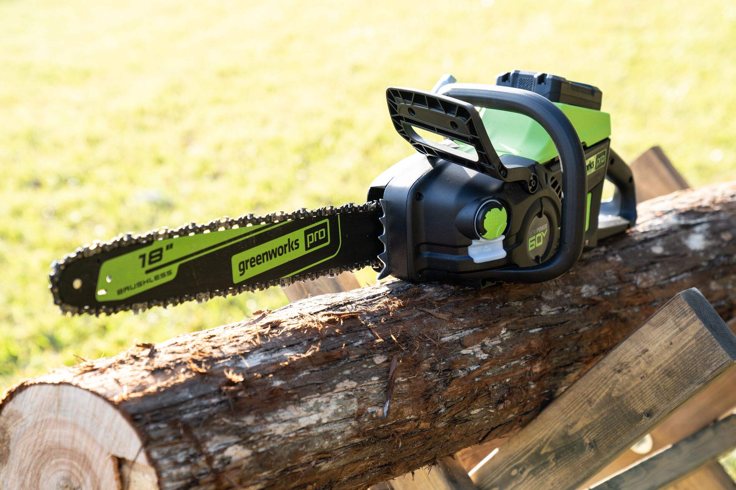 Greenworks Pro 60 V Brushless Cordless Chainsaw, Tool Only, 18in
