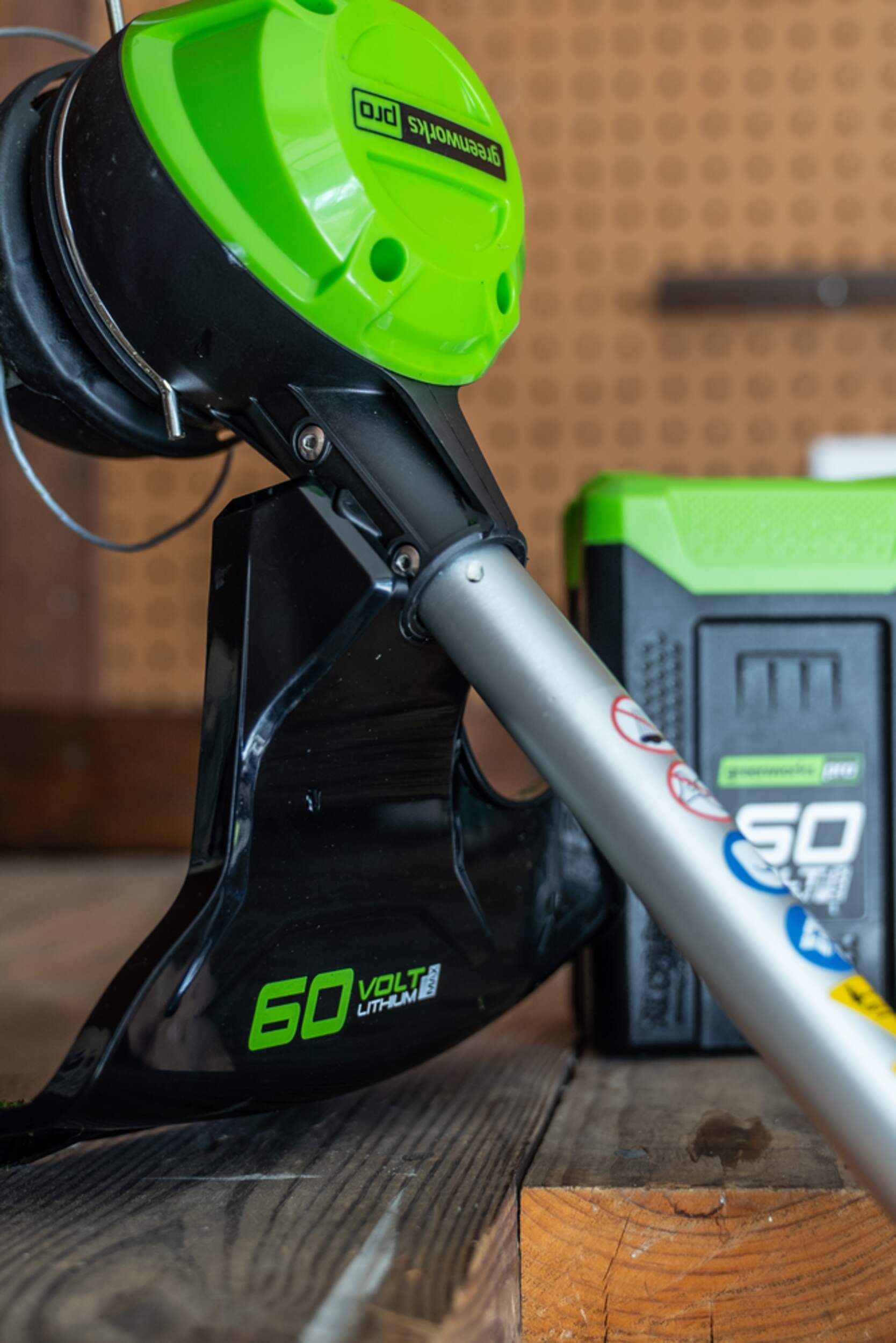 Degreenworks 60 V Trimmer