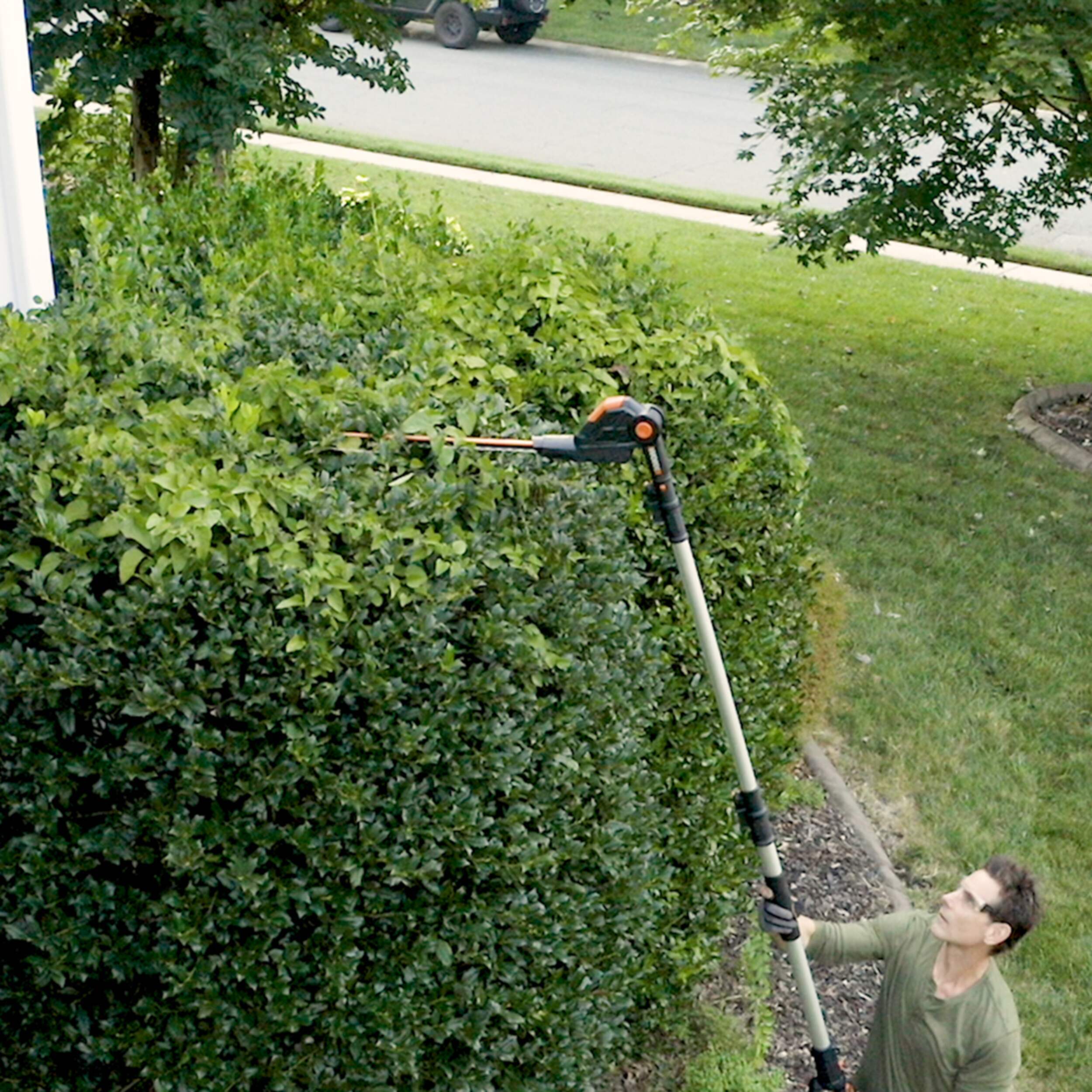 WORX WG252 20V Power Share™ 2in1 Cordless Hedge Trimmer with Pole