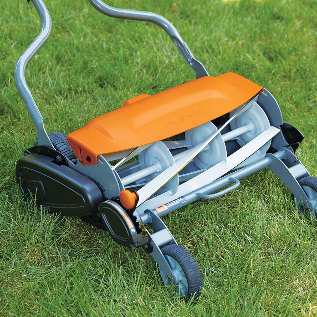 Fiskars StaySharp Easy Push Manual Walk Behind Max Reel Lawn Mower 18 in Canadian Tire