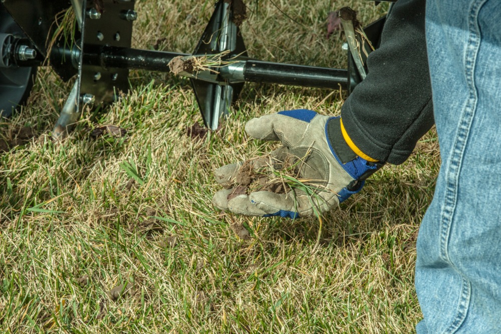 Aérateur tractable Agri Fab pour tondeuse à siège avec pneus, 40 po
