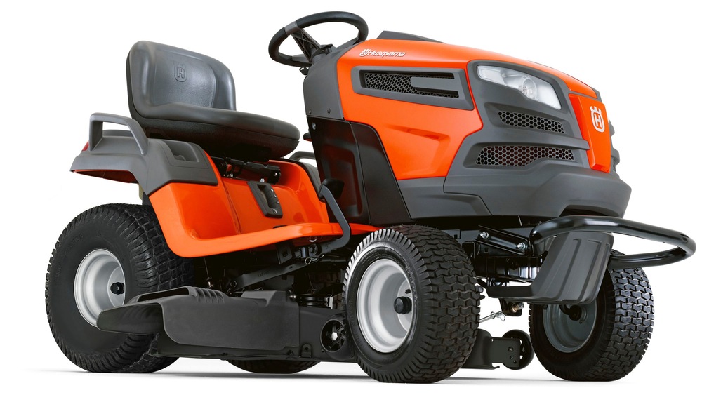 Husqvarna LGT2654 54in 26HP Vtwin Garden Tractor At atelieryuwa