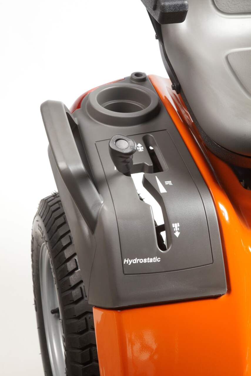 Husqvarna 22 HP 48 in Lawn Tractor Canadian Tire