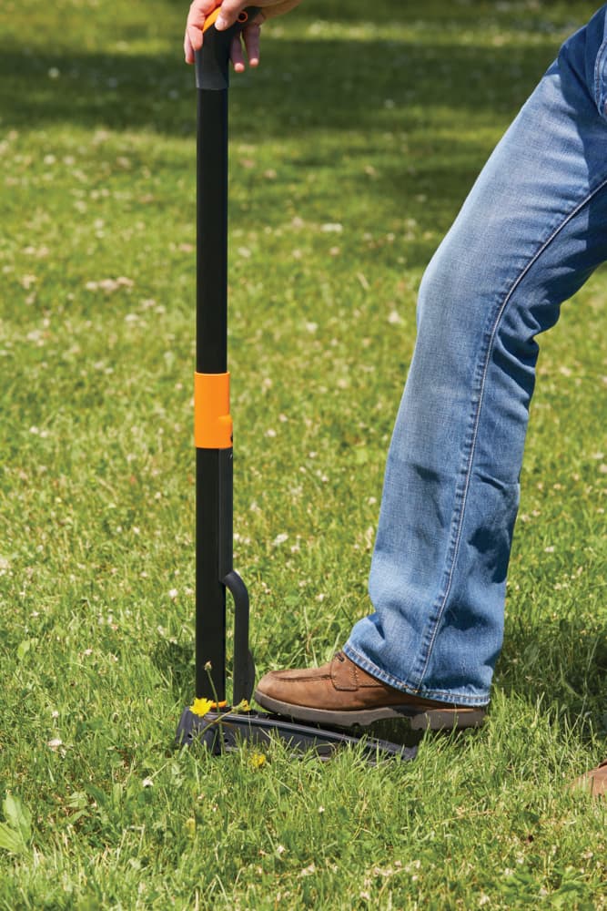 fiskars uproot weed and root removal