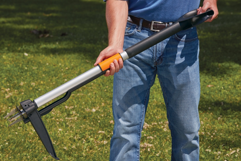 Fiskers Stainless Steel 4Claw StandUp DGrip Telescopic Weeder with