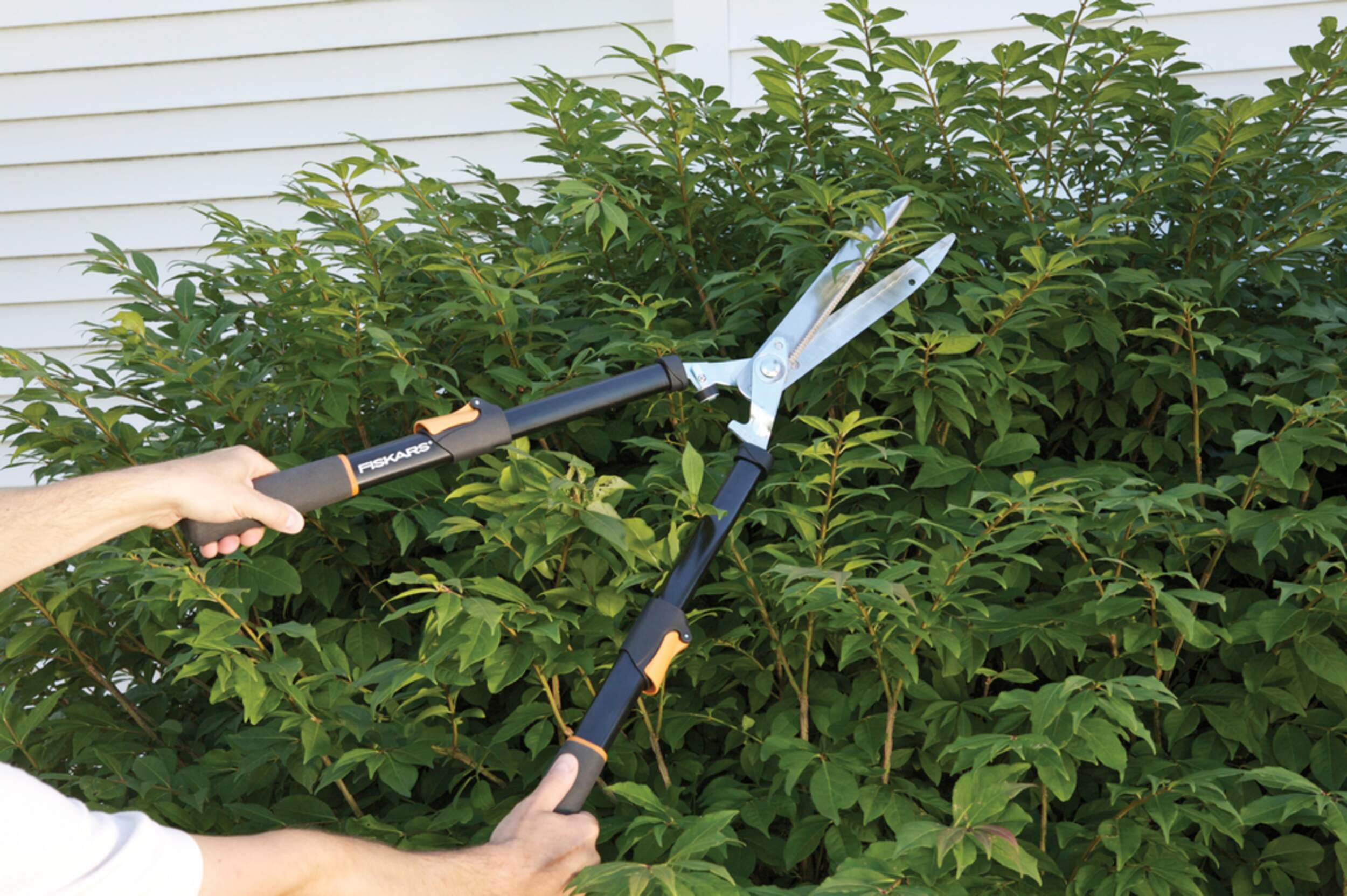 Fiskars Telescoping PowerLever® Hedge Shears (2533in) Canadian Tire