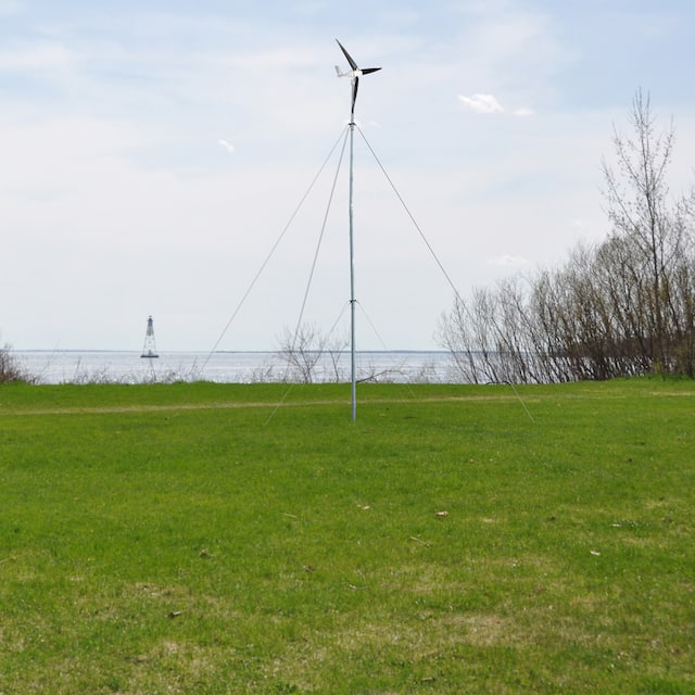 Coleman 400 Watt Land and Marine Wind Turbine Generator | Canadian Tire