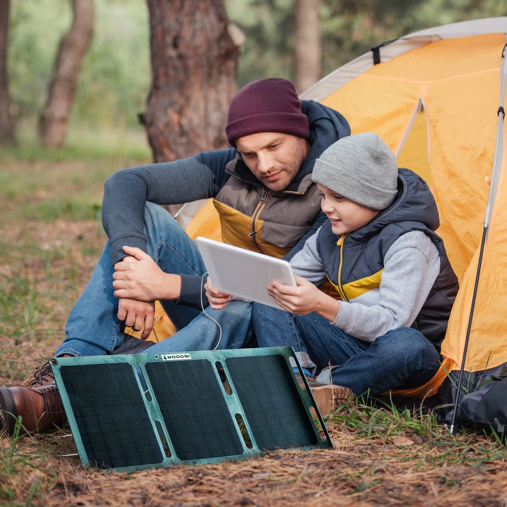 Woods™ 21W Portable Solar Panel Canadian Tire