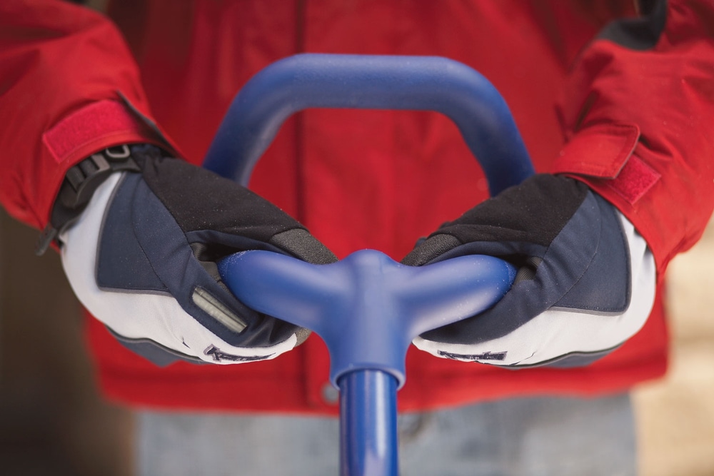 Yukon Ergonomic Snow Shovel, 24in Canadian Tire