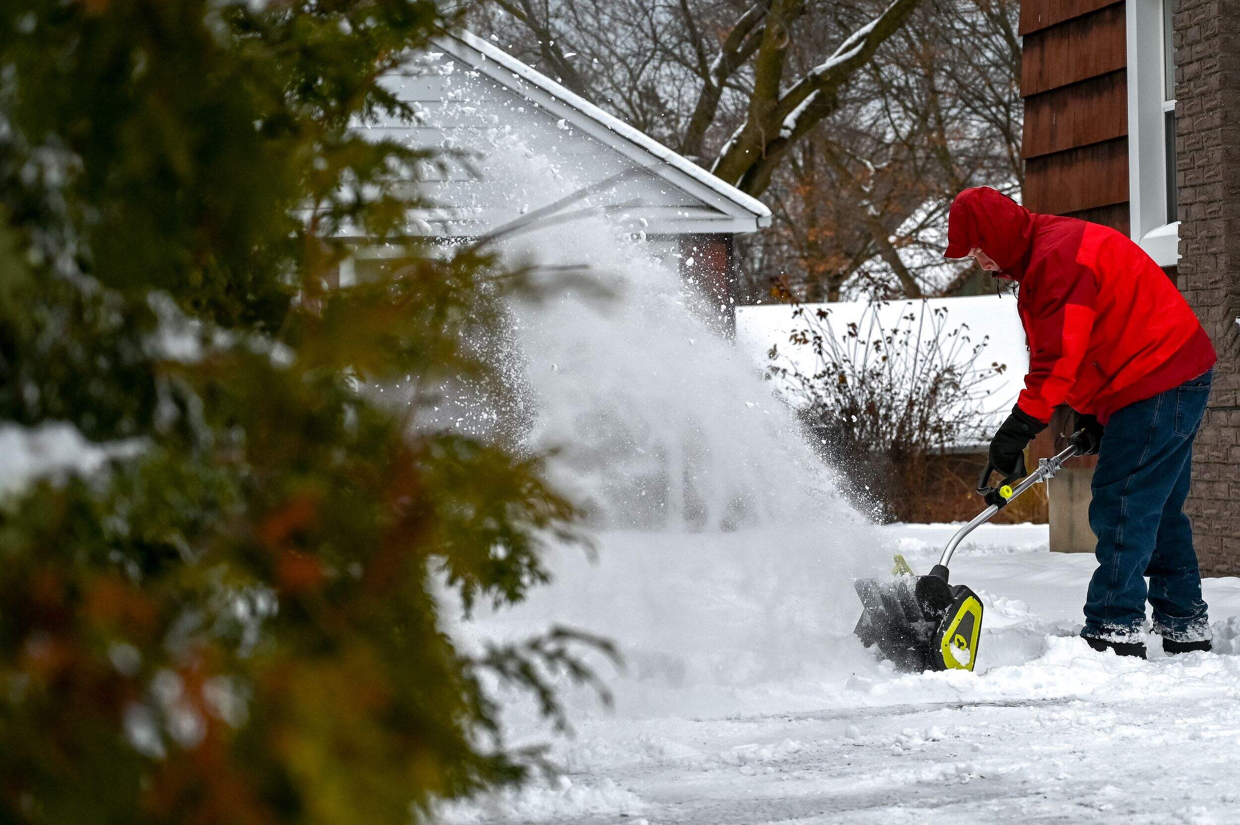 Yardworks 48V BatteryPowered Cordless Snow Shovel, 12in Canadian Tire