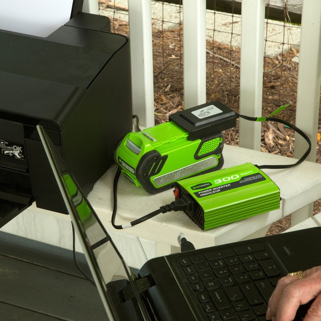 Greenworks 40 V 300W Power Inverter Canadian Tire