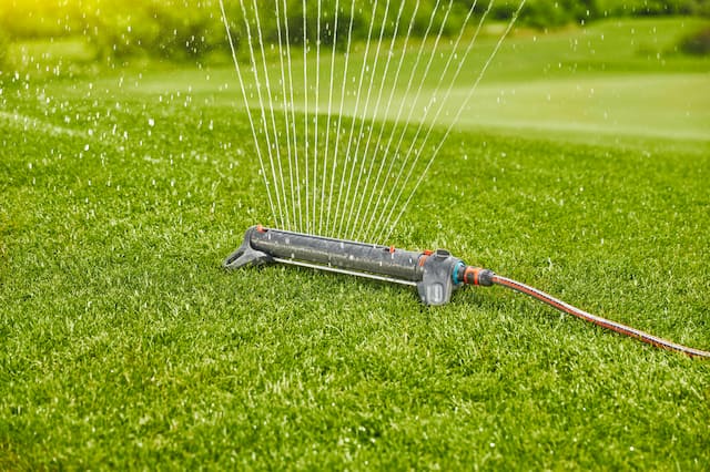 Gardena Comfort Vario Aquazoom Oscillating Lawn Water Sprinkler, 2700 ...