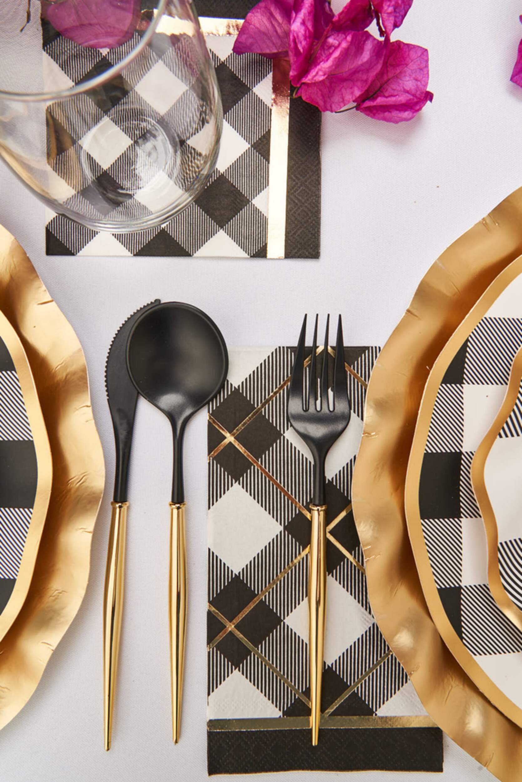 Sophistiplate Premium Two Toned Metallic Cutlery, 24pk, Black/Gold