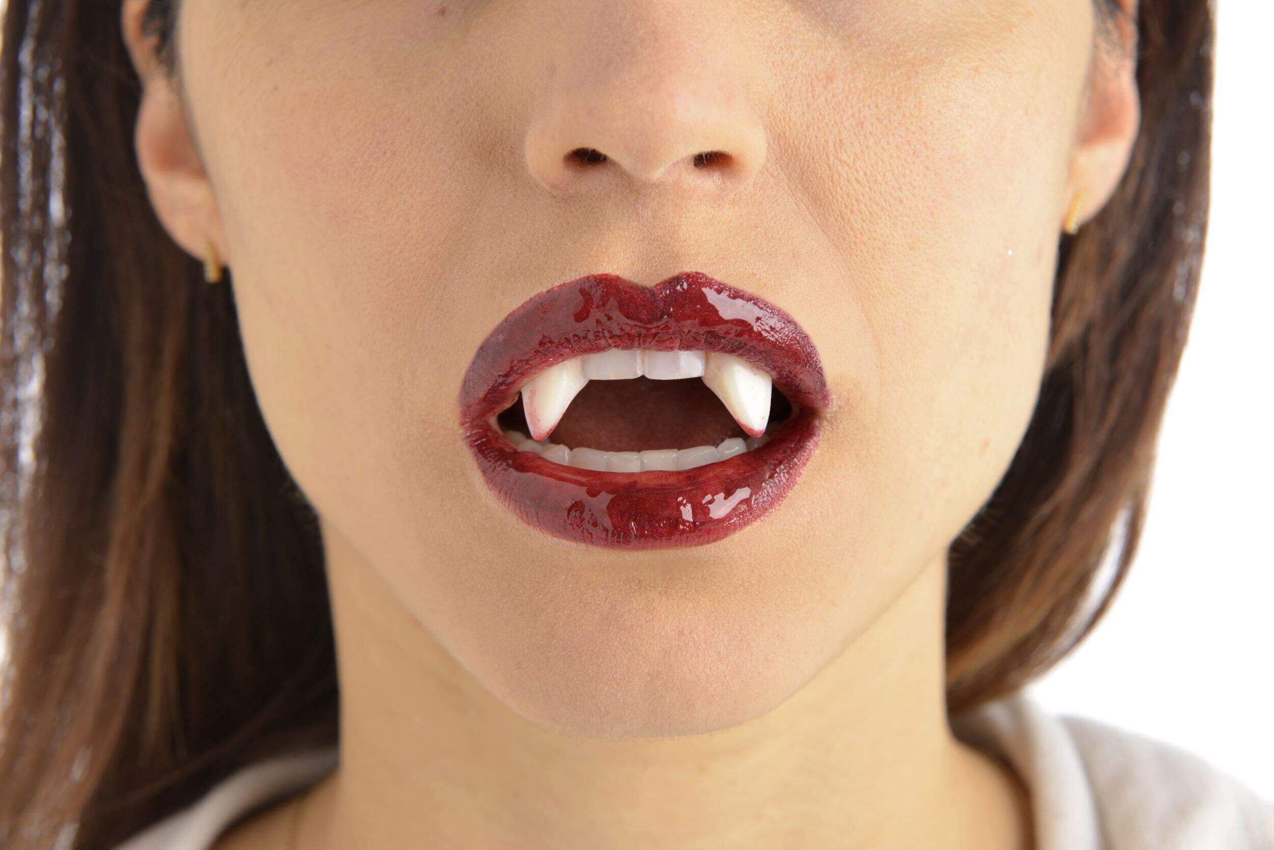 Custom Fitting Vampire Fangs with Fake Blood, White/Red, One Size, 2-pk, Wearable Costume Accessories for Halloween Front_Flat