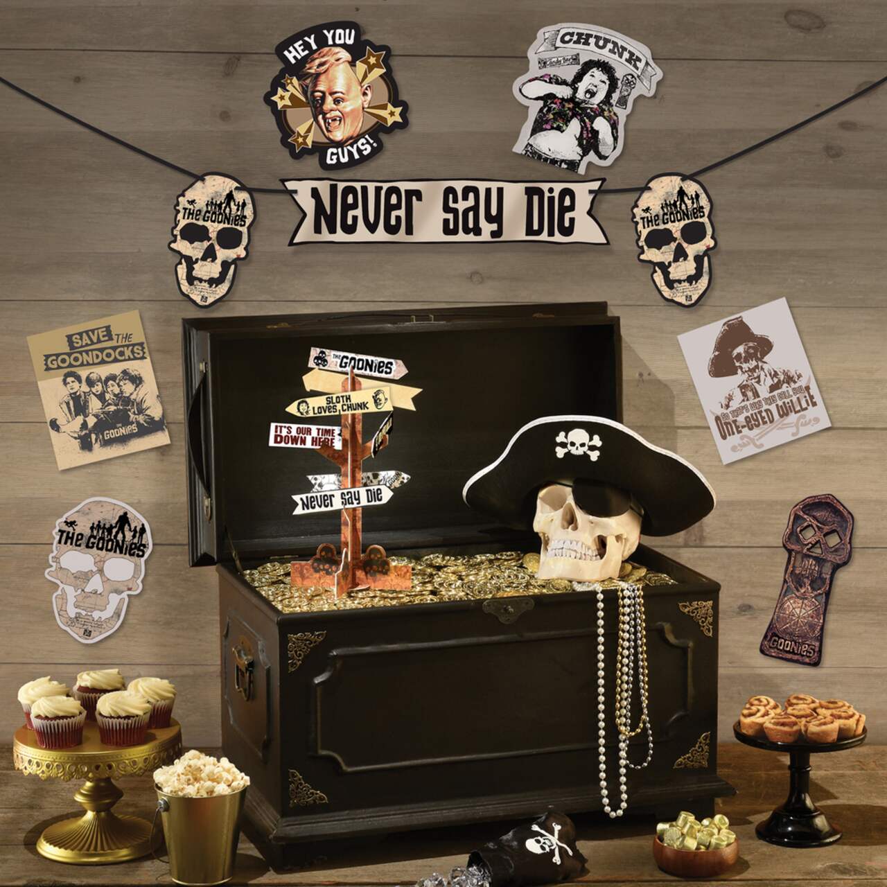 The Goonies Never Say Die Hanging Room Decorating Kit, Black/Beige, 17-pk,  Indoor Decoration for Halloween