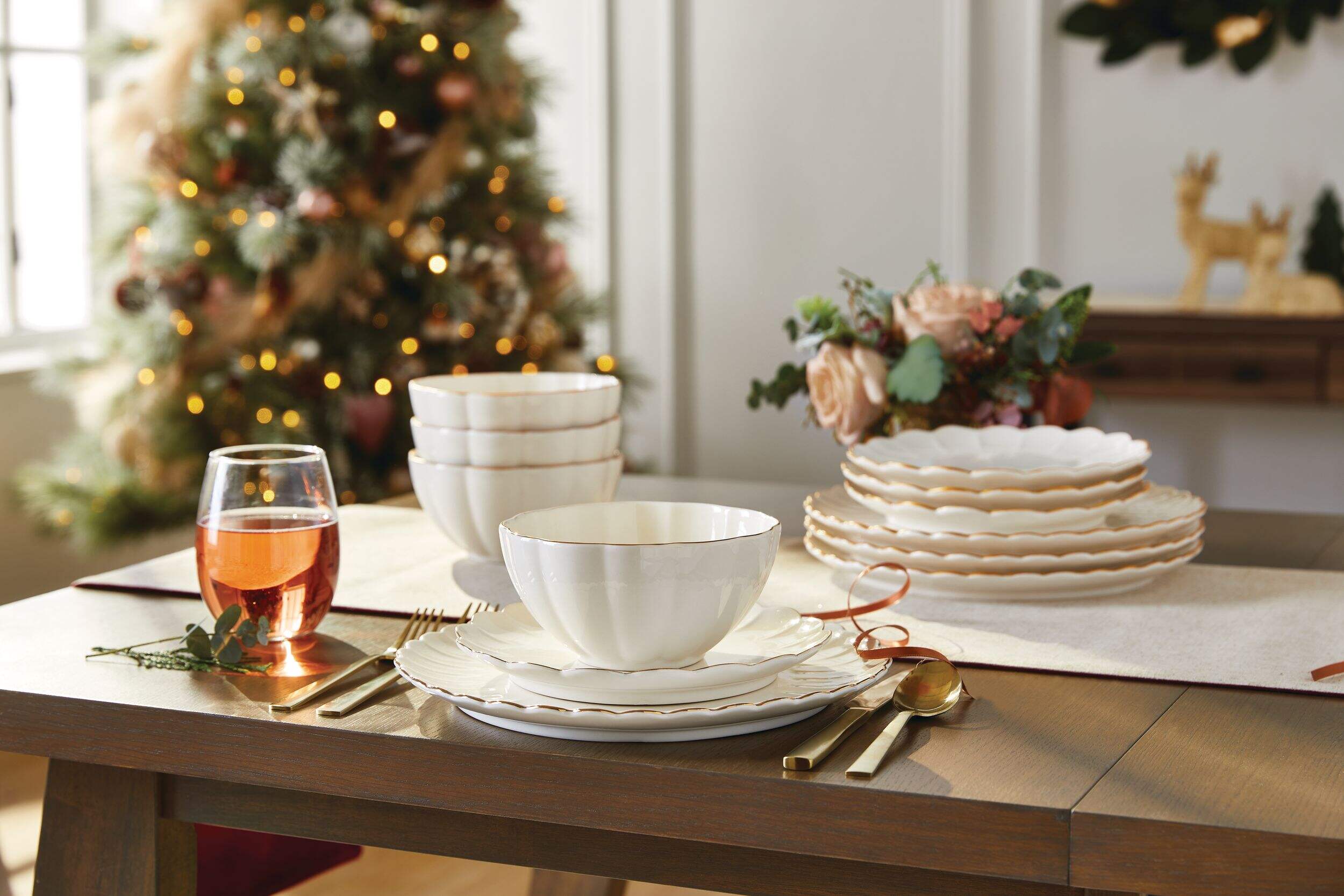CANVAS Winter Garden Porcelain Christmas Dinnerware Set, 12pc Canadian Tire
