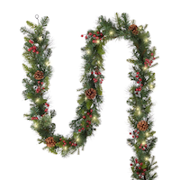 NOMA - Guirlande de Noël avec pommes de pin et baies illuminée au DEL, blanc chaud, 12 pi CloseUp