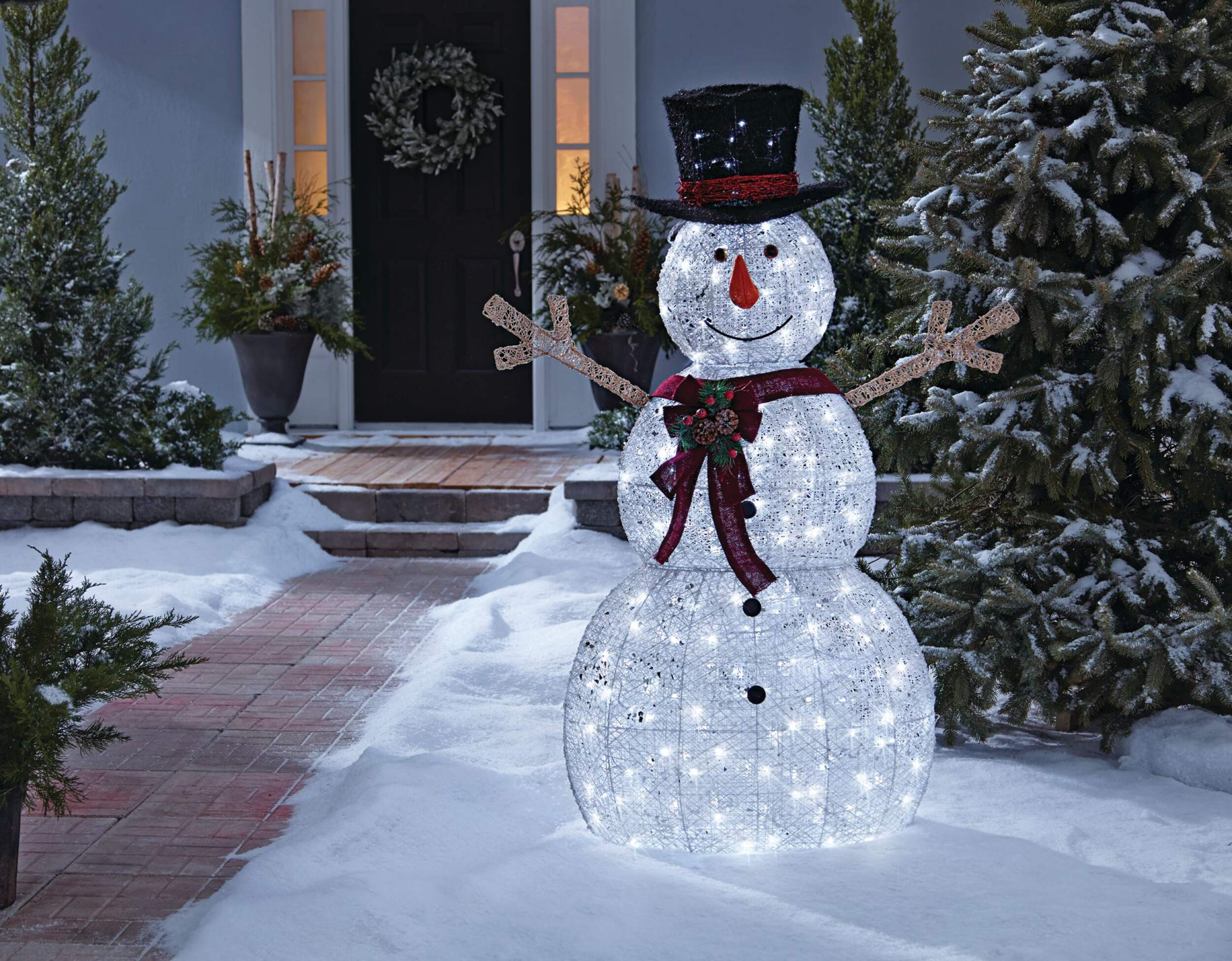 CANVAS 5' LED Arctic White Snowman Canadian Tire