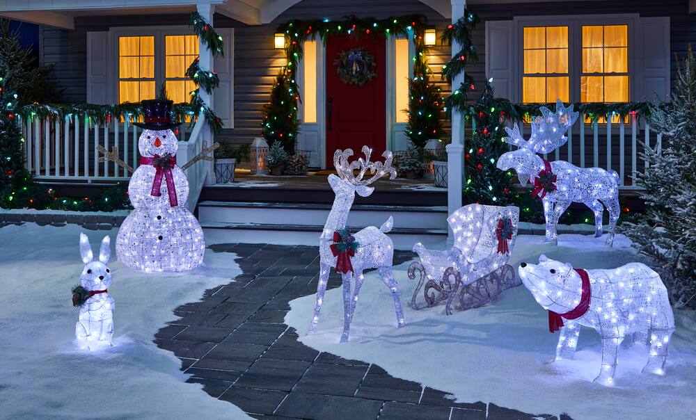 CANVAS Pre-lit Arctic White Snowman Christmas Decorations, 200 Mini LED ...