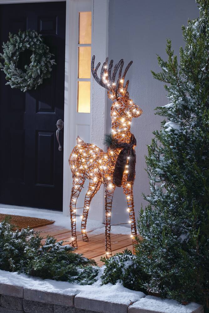 CANVAS Incandescent Frosted Deer, 5-ft | Canadian Tire