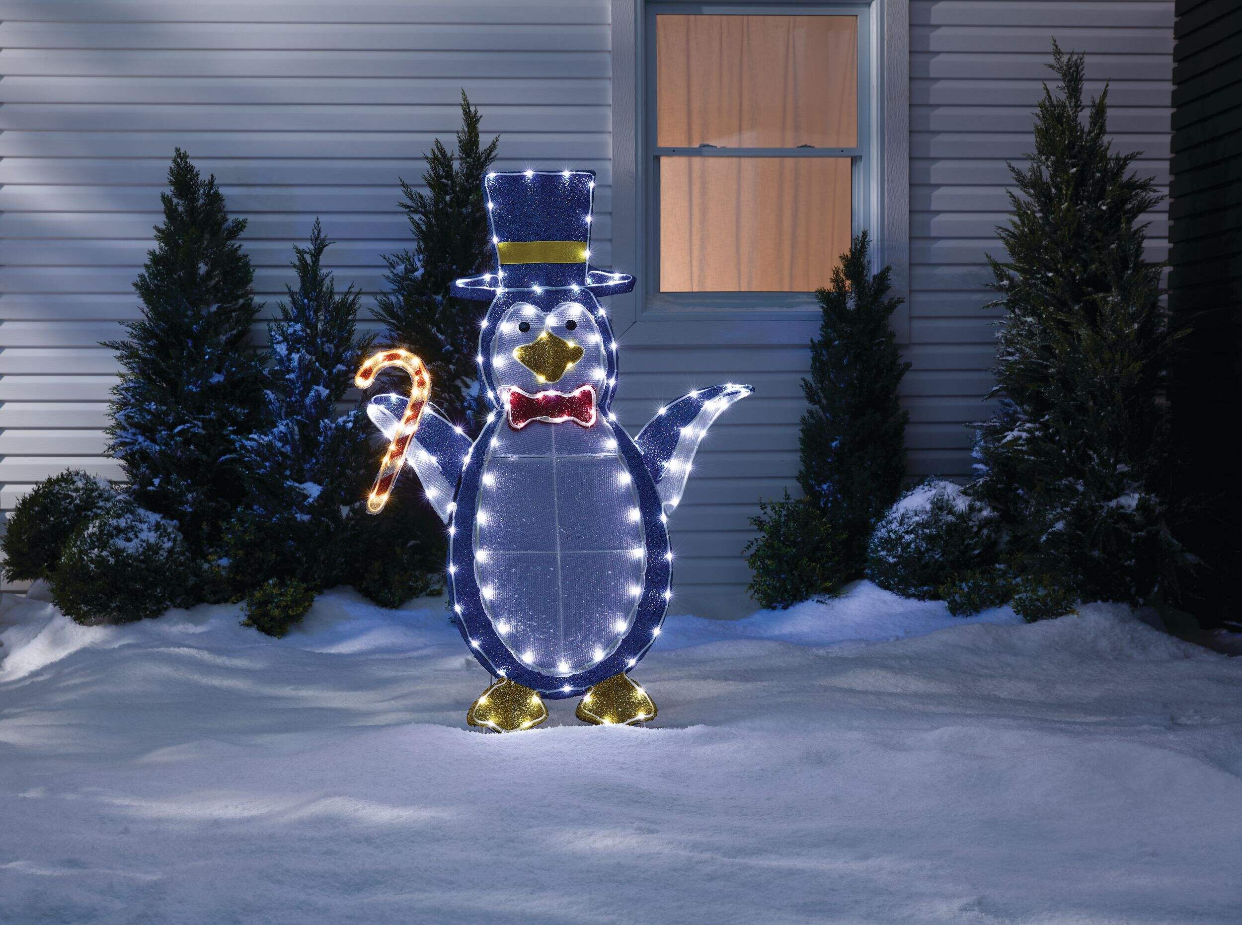 For Living 5-ft Tall Penguin with 140 Pure White LEDs Front_Flat