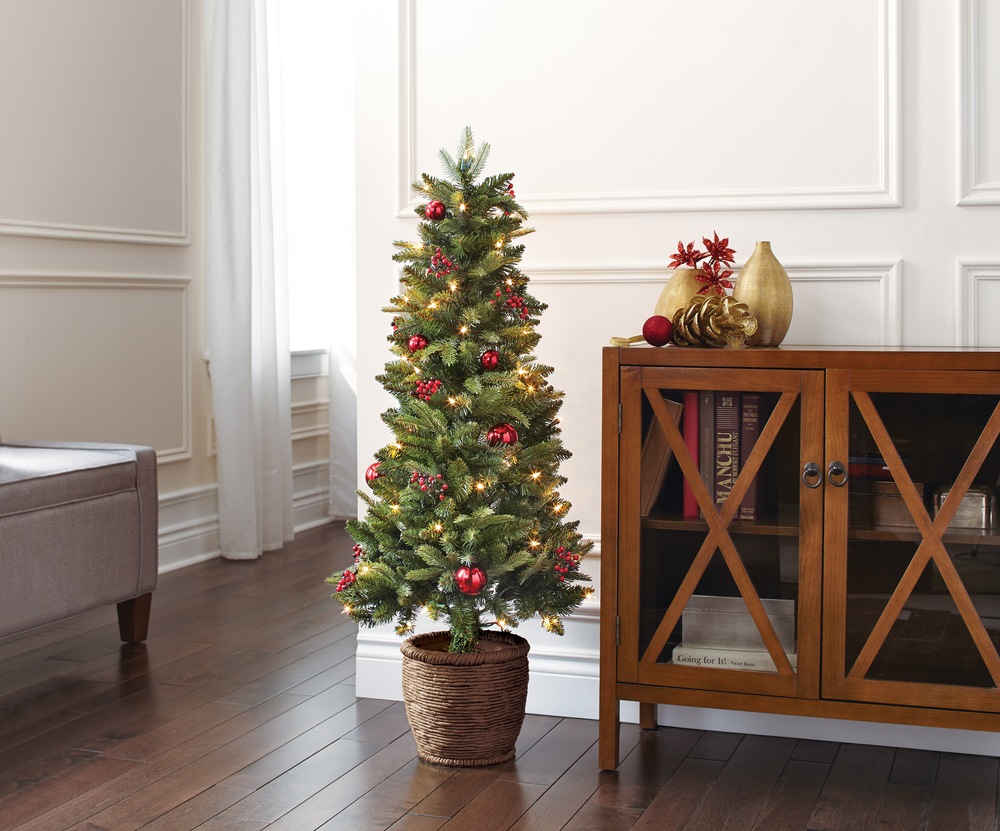 CANVAS Grandin PreLit Potted Christmas Tree, 4ft Canadian Tire