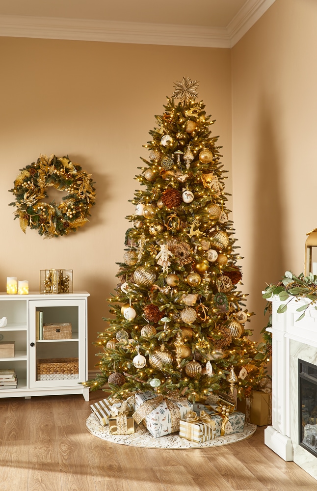 CANVAS PreLit Piedmont Fir Christmas Tree, 1000 MicroBrite LED Lights, 7.5ft Canadian Tire