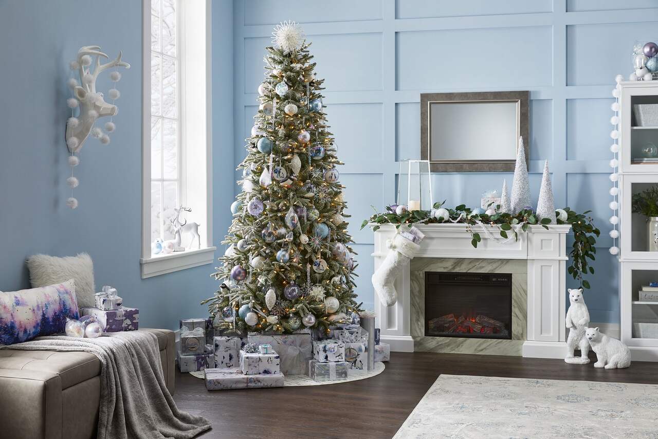 CANVAS - Décoration de Noël Ours polaire décoratif assis en résine, blanc,  9 po