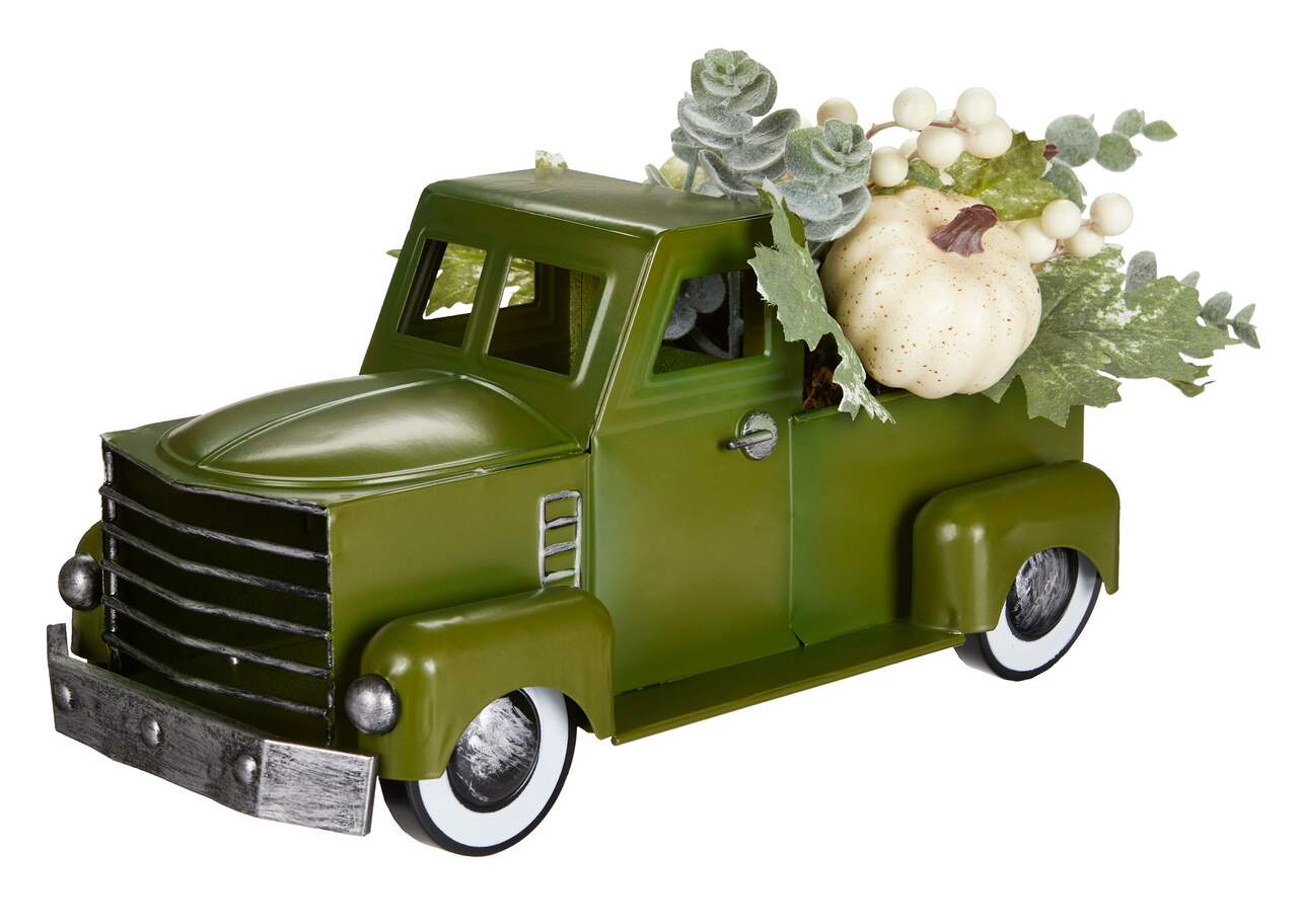 https://media-www.canadiantire.ca/product/seasonal-gardening/seasonal/halloween-harvest/1519224/8-truck-with-floral-and-pumpkins-34e2703e-e41b-463a-8444-41f76fee706e-jpgrendition.jpg?imdensity=1&imwidth=640&impolicy=mZoom