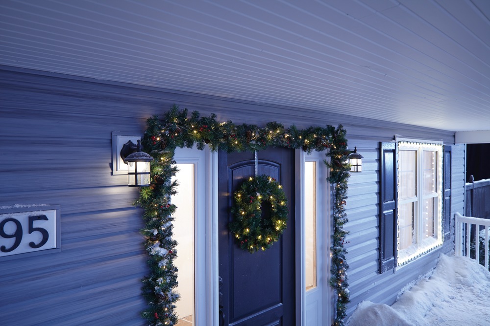 NOMA Carolina LED PreLit Christmas Decoration Artificial Garland, 9ft Canadian Tire