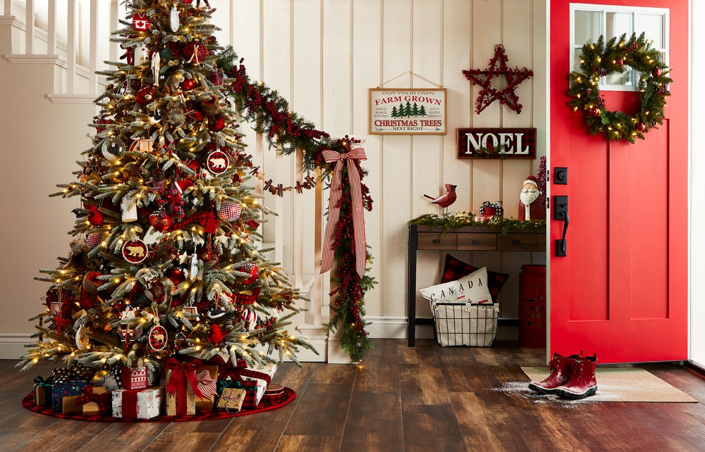 CANVAS Red Collection Christmas Decoration Berry & Twig Garland, 6ft Canadian Tire