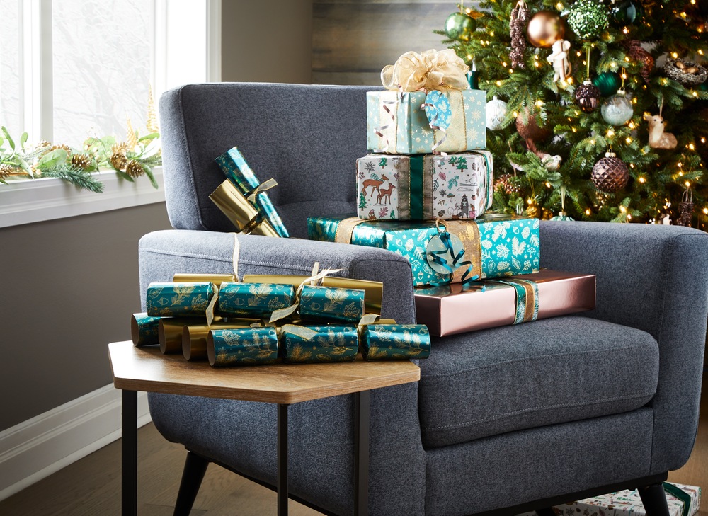 CANVAS Designer Series Festive Decoration Gift Wrapping Kit, 28 x 78 3/