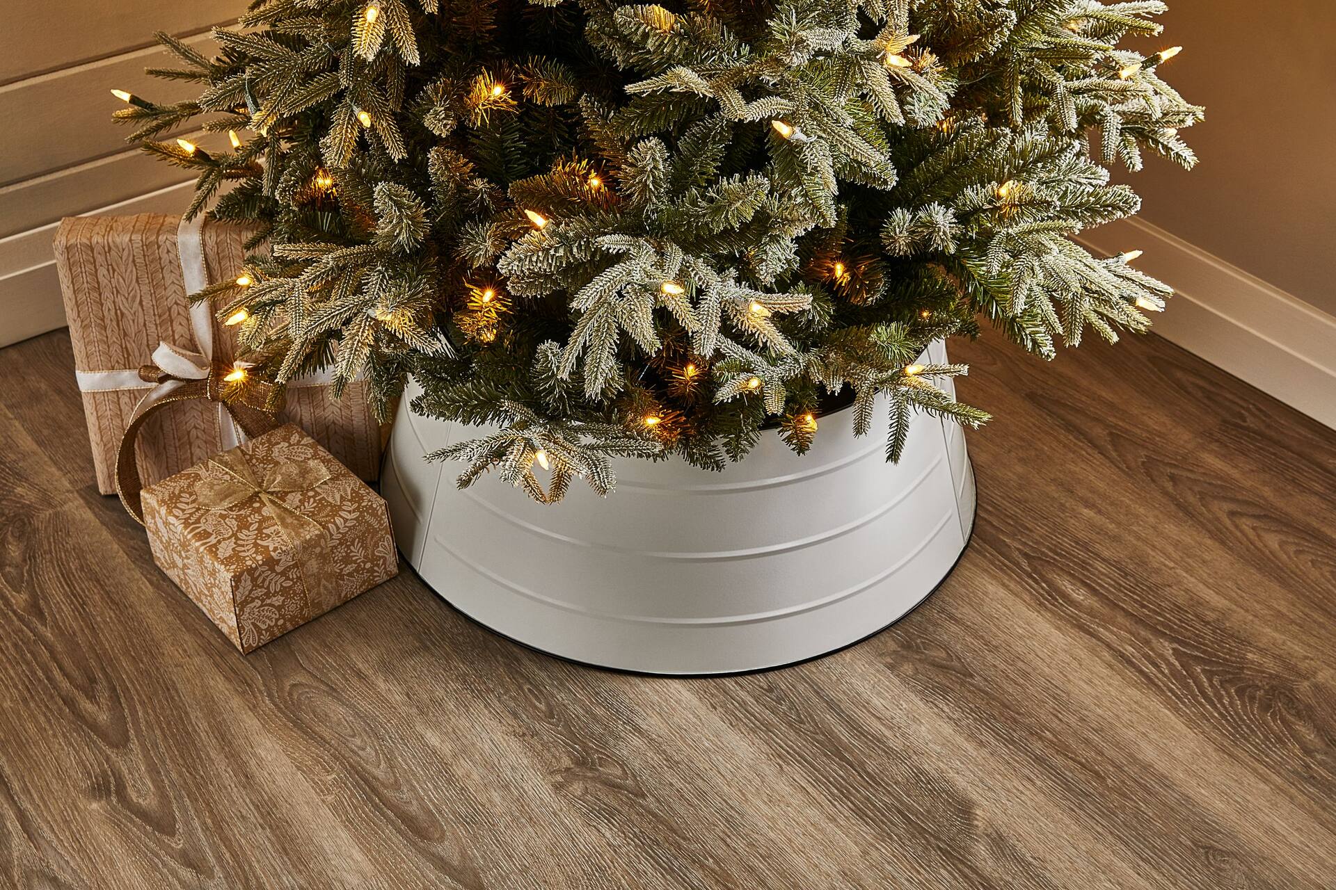 CANVAS Metal Christmas Decoration Tree Collar 27 in Canadian Tire