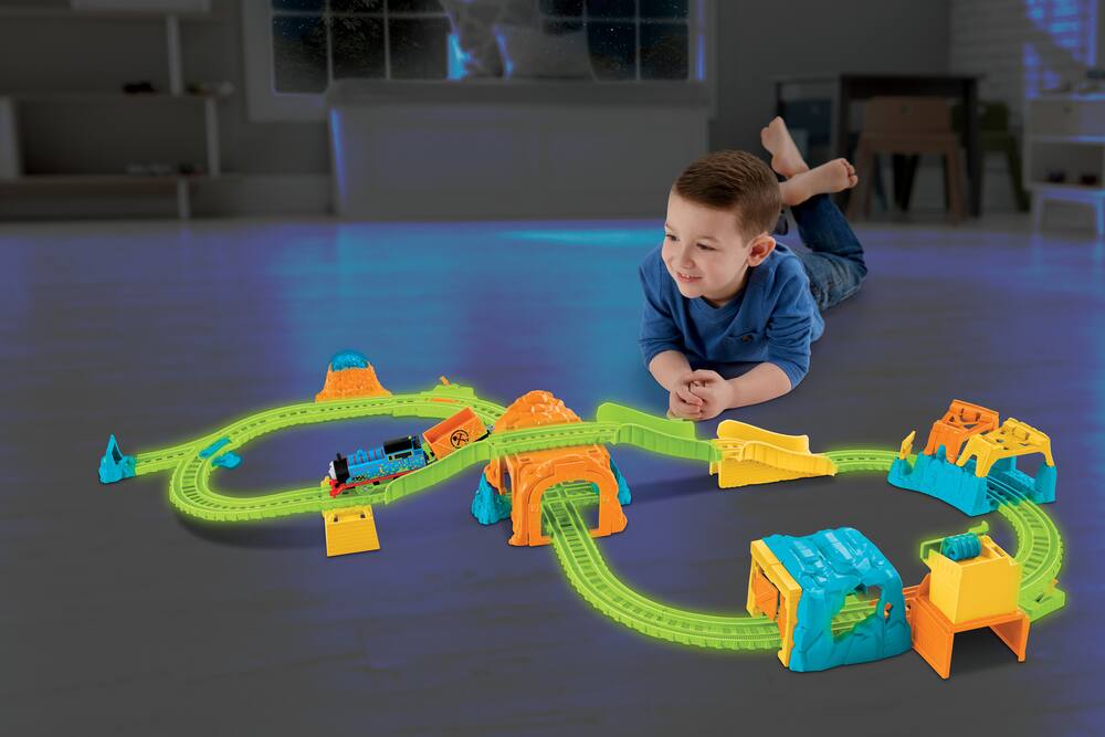 trackmaster glowing mine set