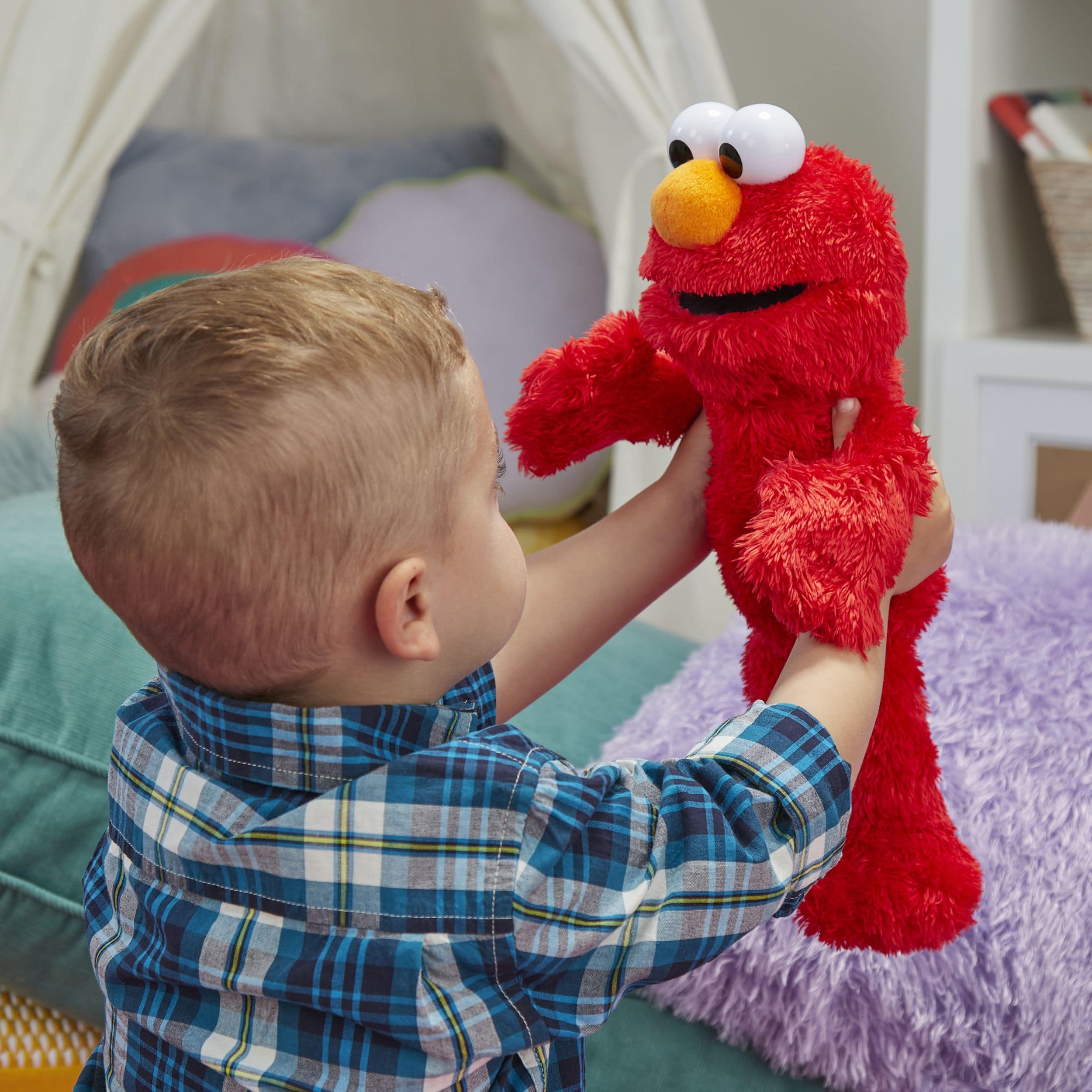 Love to store hug elmo