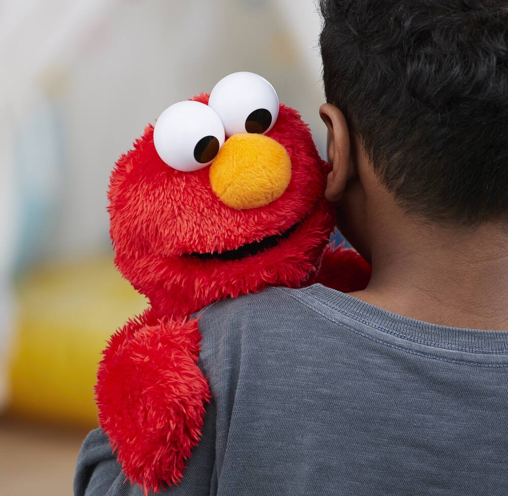 sesame street love to hug elmo plush toy