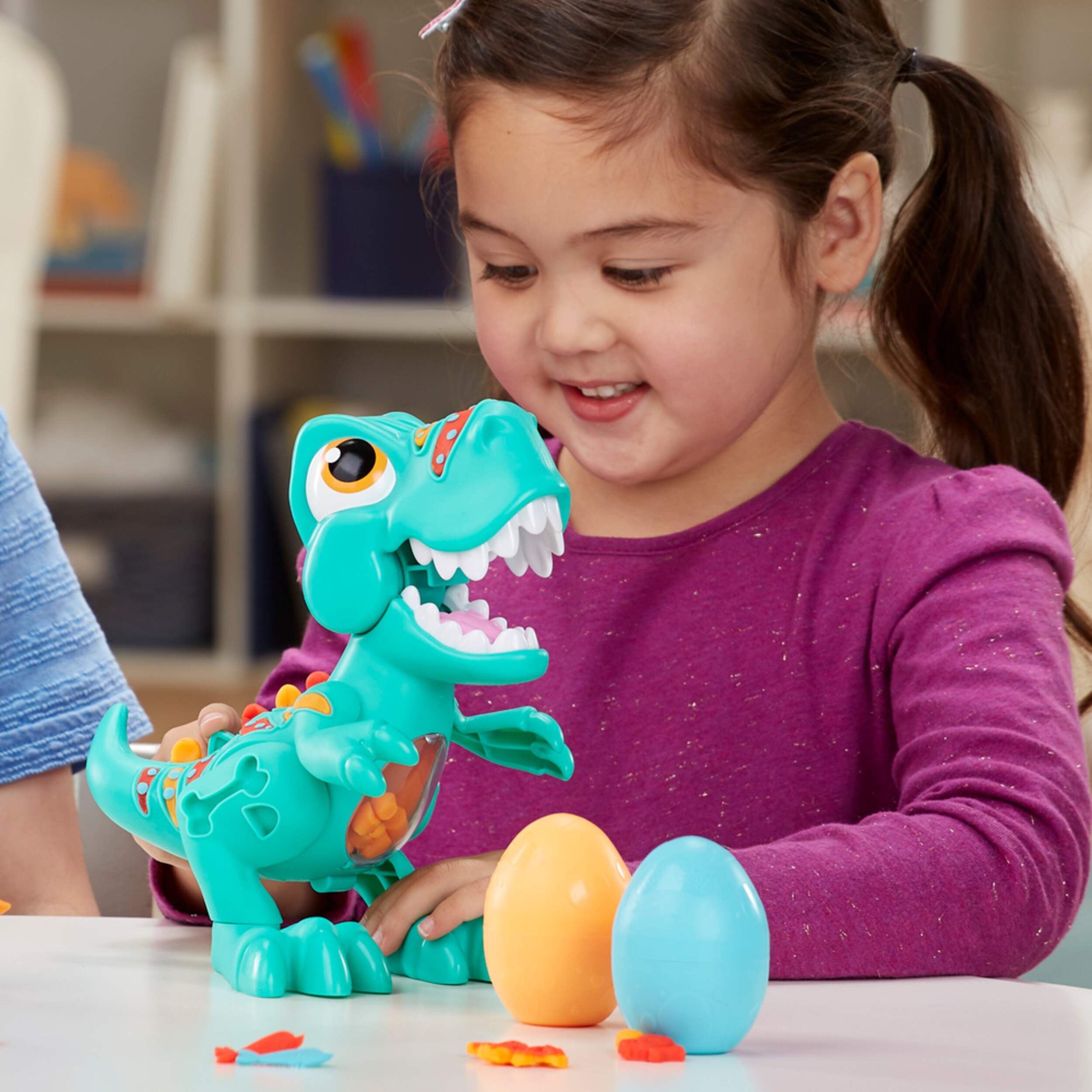 Play-Doh Dino Crew Crunching T-Rex Toy, With 3 Eggs, Funny Dinosaur ...