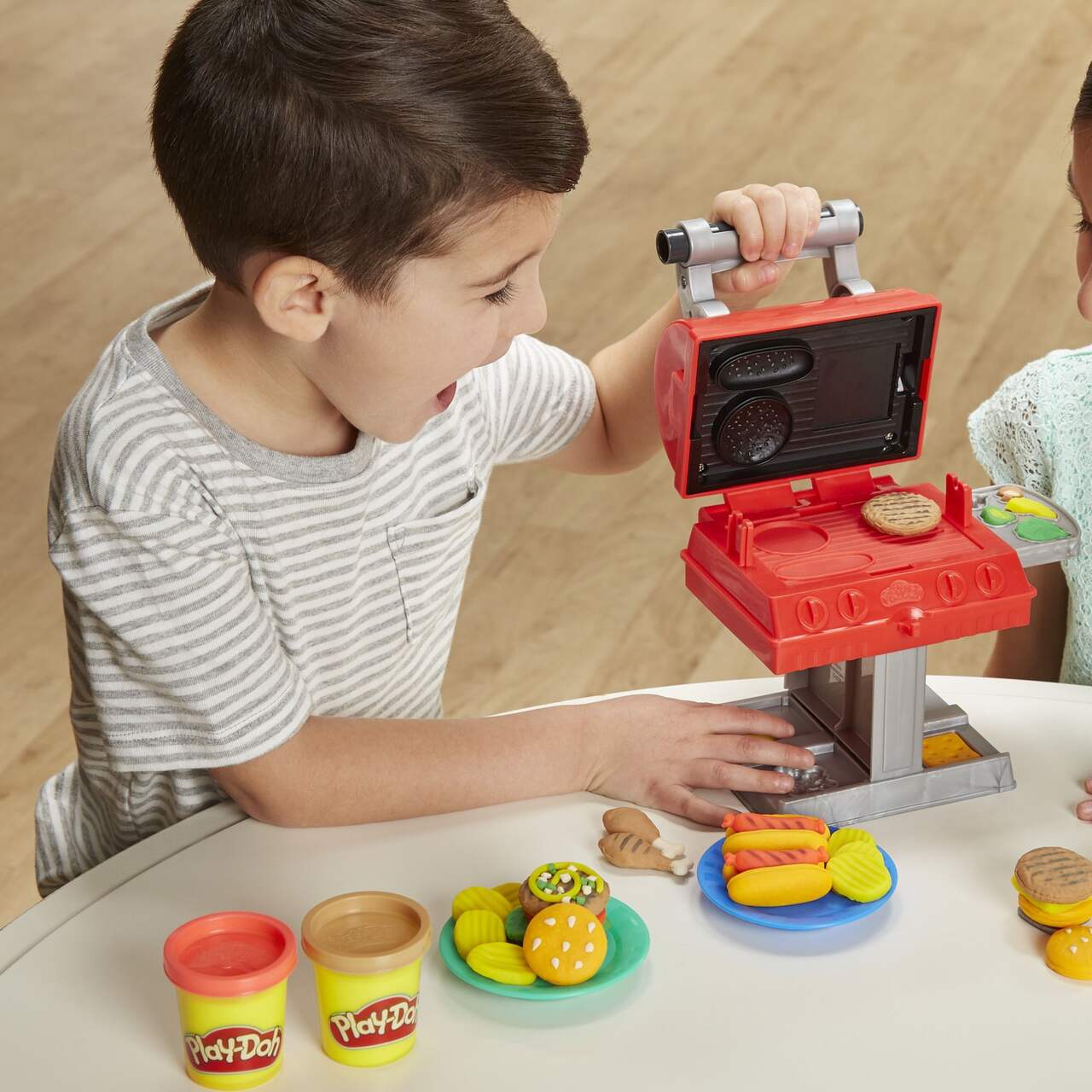 Play Doh Pâte à modeler, Machine à glace avec accessoires pour enfants,  jouet éducatif à prix pas cher