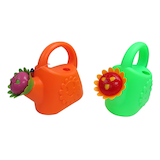 Arrosoir et bateau en plastique, multicolore, choix variés, 2 ans et plus, pour activités estivales/plage Front_Angled_Left