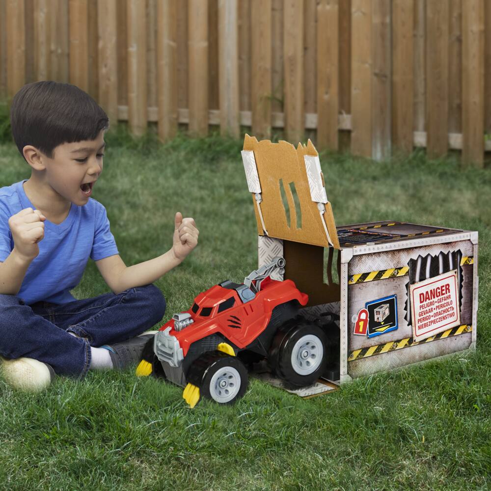 animal unboxing truck