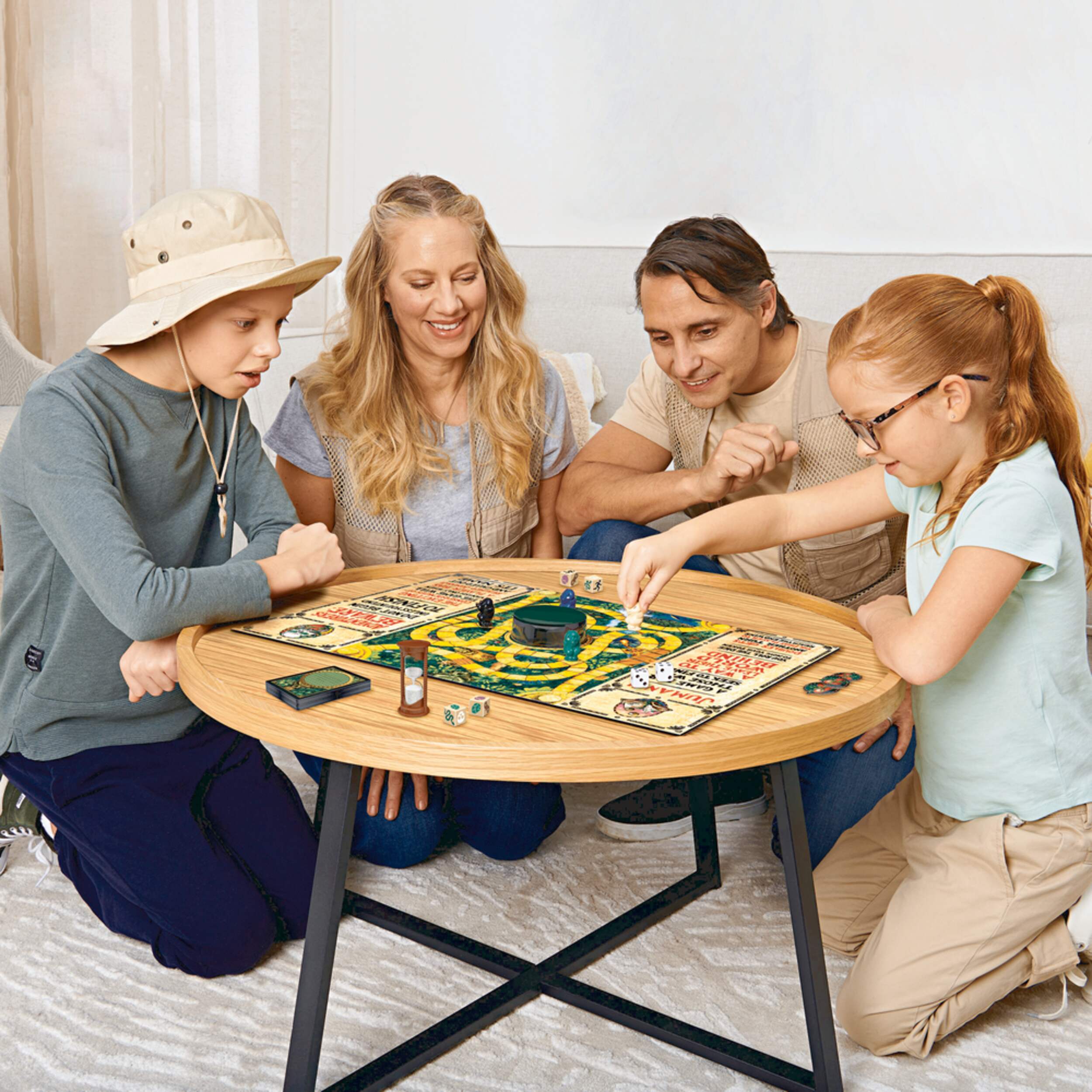 Jeu Jumanji de luxe, version électronique immersive du jeu de société d'aventure classique, 8 ans et plus Back_Angled_Right